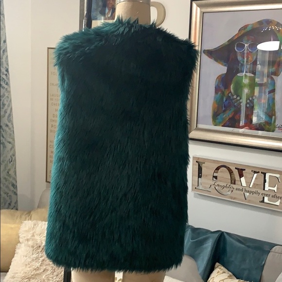 Forever 21 FAUX Vest - Picture 5 of 7